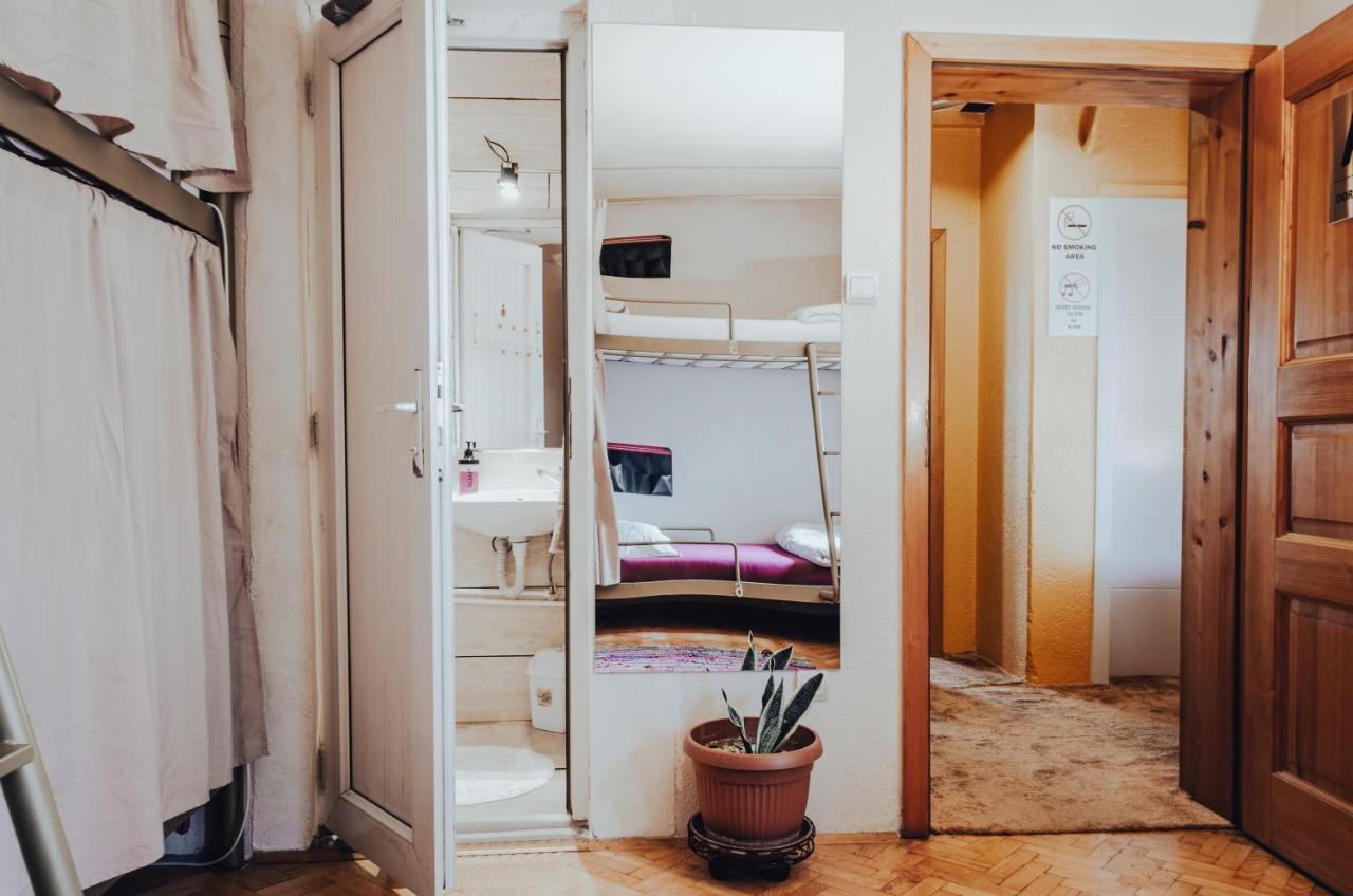 Oda Hostel Pristina Exteriör bild