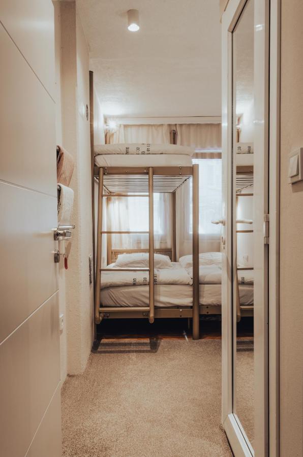 Oda Hostel Pristina Exteriör bild